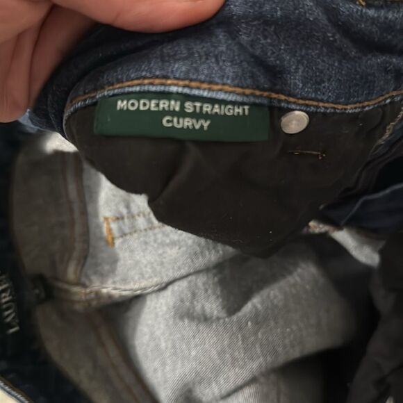 RALPH Lauren Modern Straight Curvy in a size 4 medium wash- never worn- - Picture 16 of 16